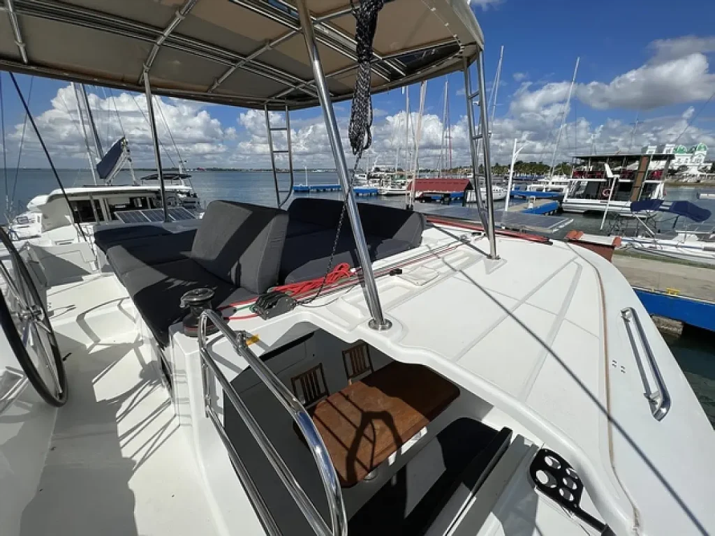 Cockpit in catamaran Lagoon 46 Sol Griso for charter in Cuba