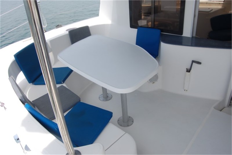 Cockpit table in catamaran Fountaine Pajot Lavezzi 40 Kupela for charter in Cuba