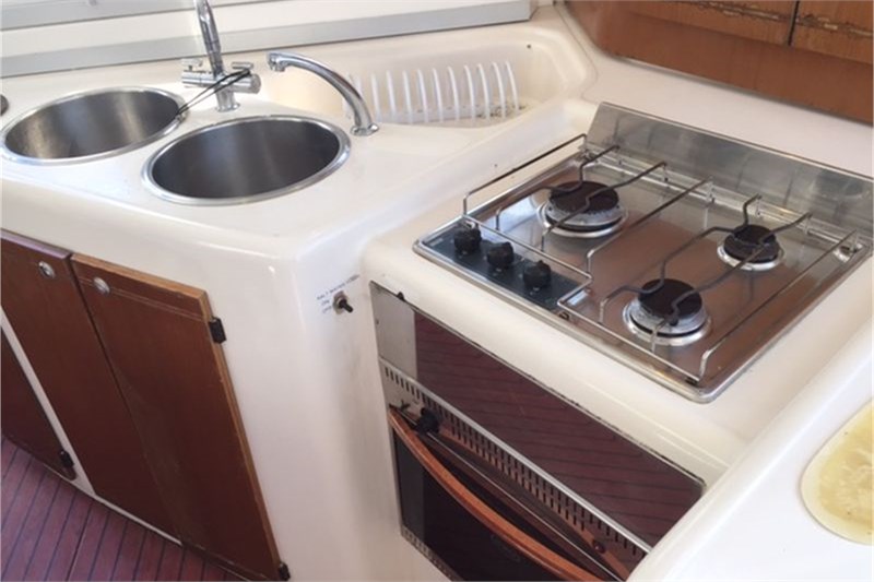Galley in catamaran Fountaine Pajot Lavezzi 40 Kupela for charter in Cuba