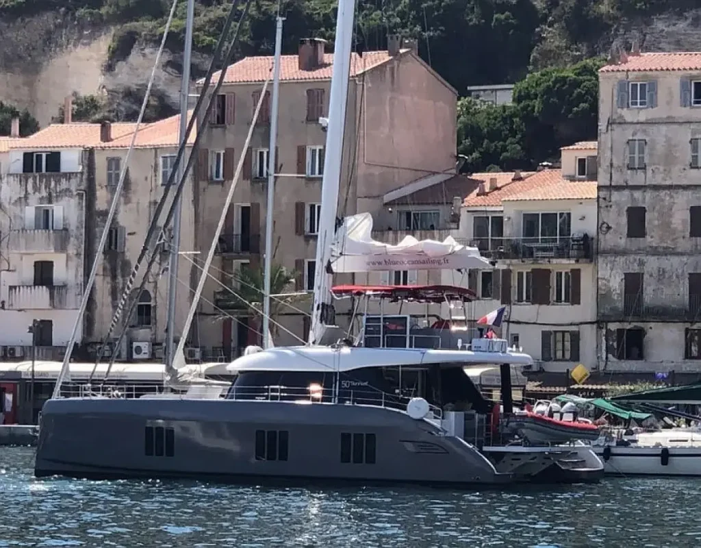 Catamaran Sunreef 50 Luxe Liberta for charter in Martinique