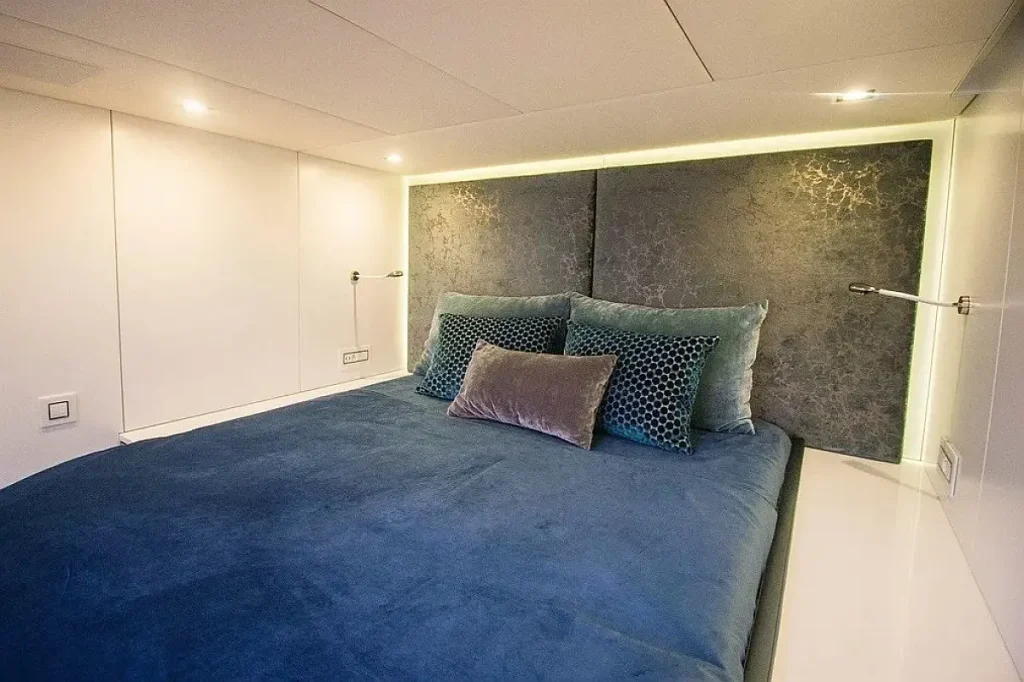 Cabin in catamaran Sunreef 50 Luxe Liberta for charter in Martinique
