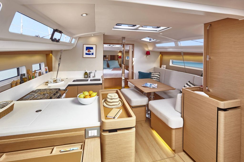 Saloon of sailing yacht Jeanneau Sun Odyssey 440 for charter in Martinique