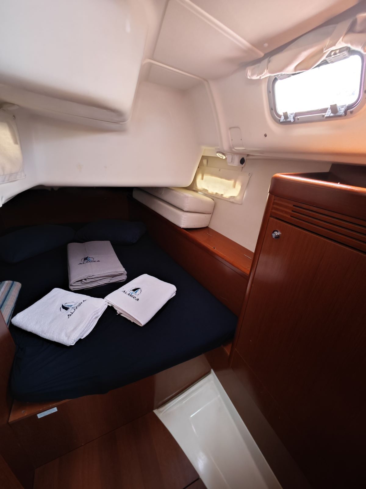 Aft cabin in sailing yacht Beneteau Oceanis 40 Violet for charter in Fethiye in Turkey