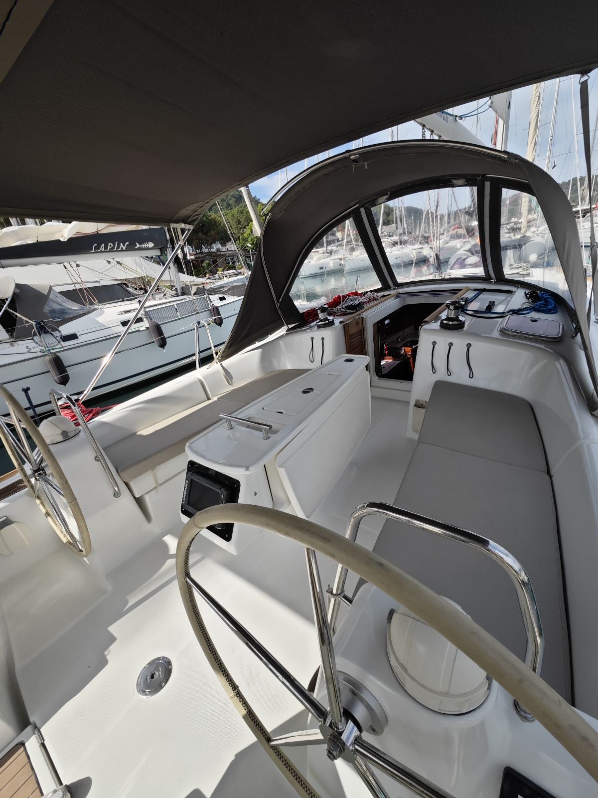 Cockpit of sailing yacht Beneteau Oceanis 40 Violet for charter in Fethiye in Turkey