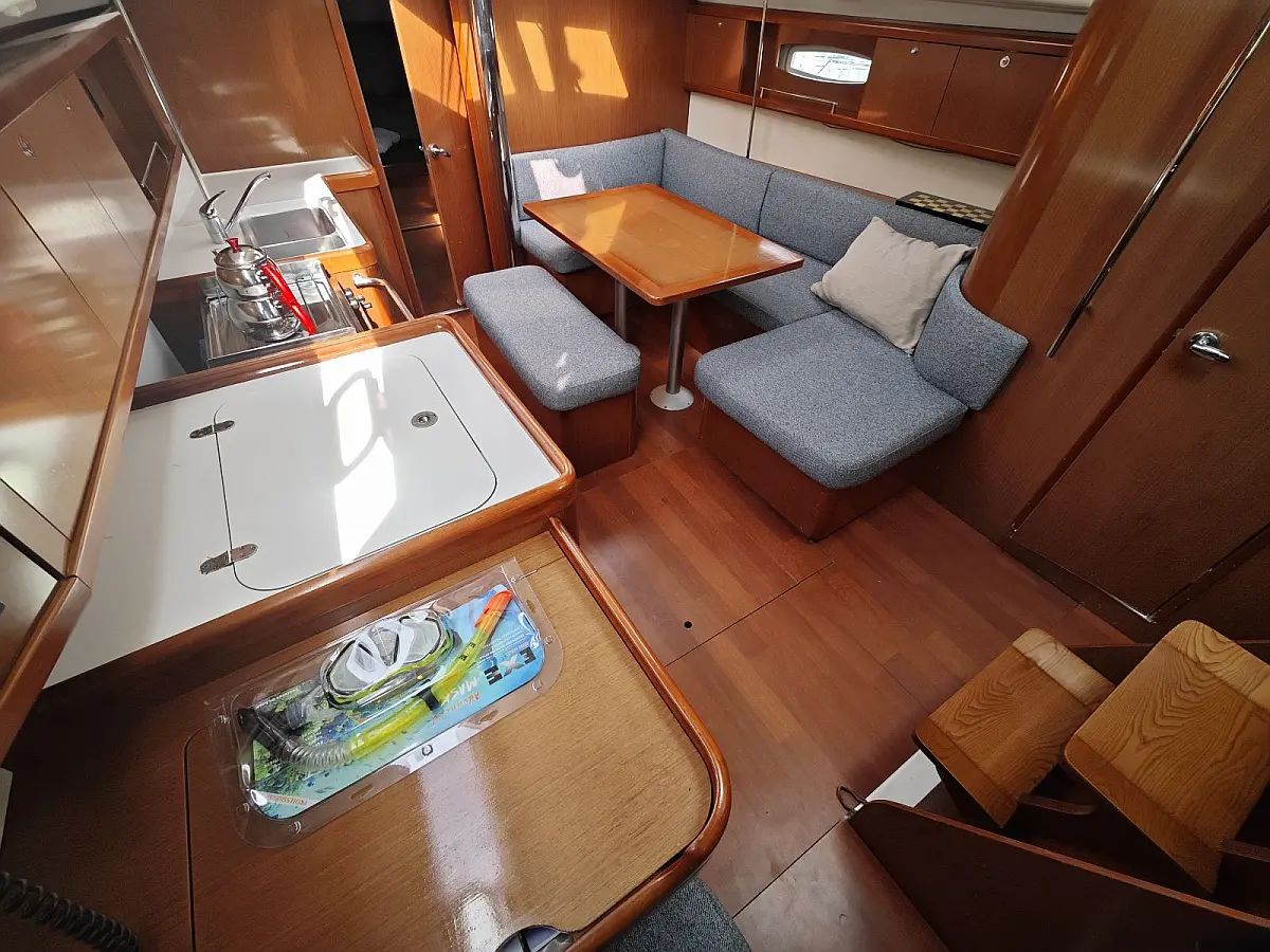 Saloon in sailing yacht Beneteau Oceanis 40 Violet for charter in Fethiye in Turkey