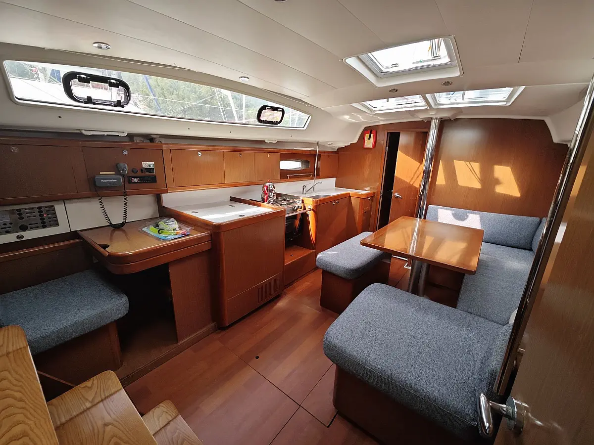 Saloon in sailing yacht Beneteau Oceanis 40 Violet for charter in Fethiye in Turkey