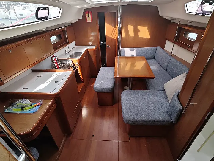 Saloon in sailing yacht Beneteau Oceanis 40 Violet for charter in Fethiye in Turkey