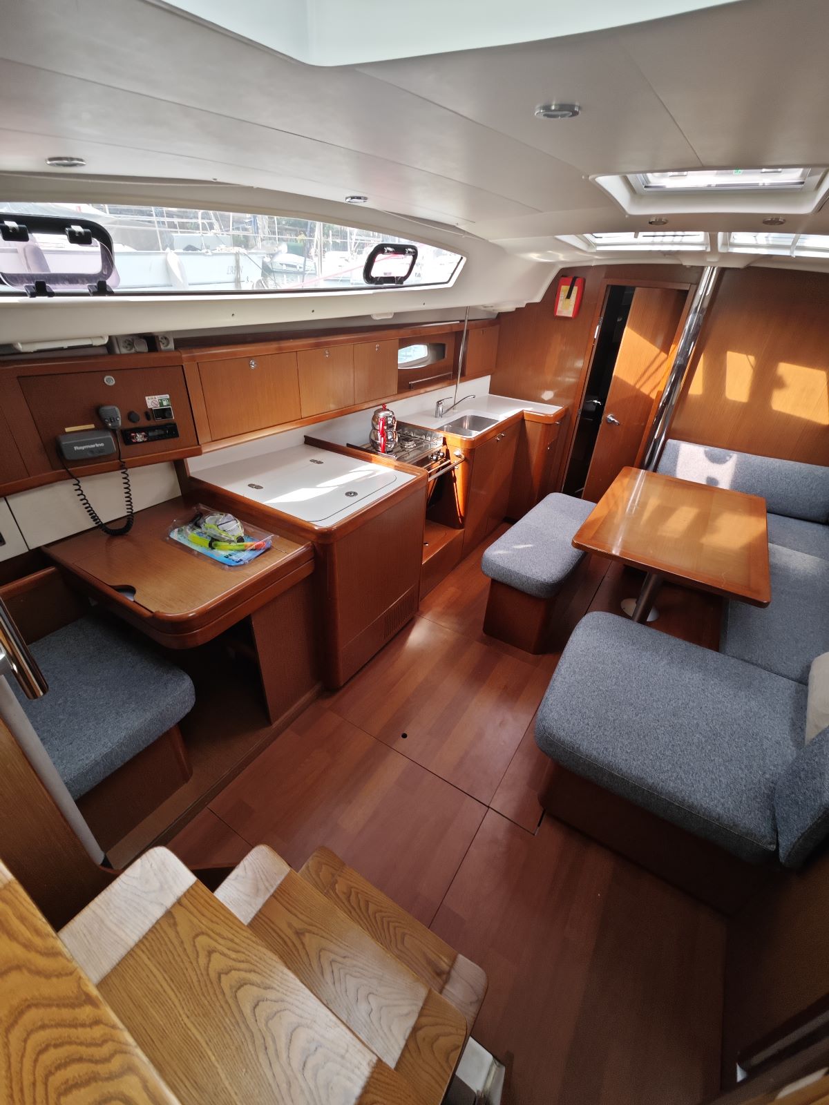 Saloon in sailing yacht Beneteau Oceanis 40 Violet for charter in Fethiye in Turkey
