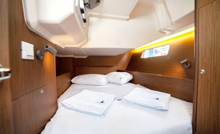 Aft cabin in sailing yacht Beneteau Oceanis 41.1 Zoi for charter in Fethiye in Turkey