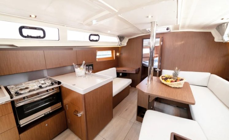 Saloon in sailing yacht Beneteau Oceanis 41.1 Zoi for charter in Fethiye in Turkey