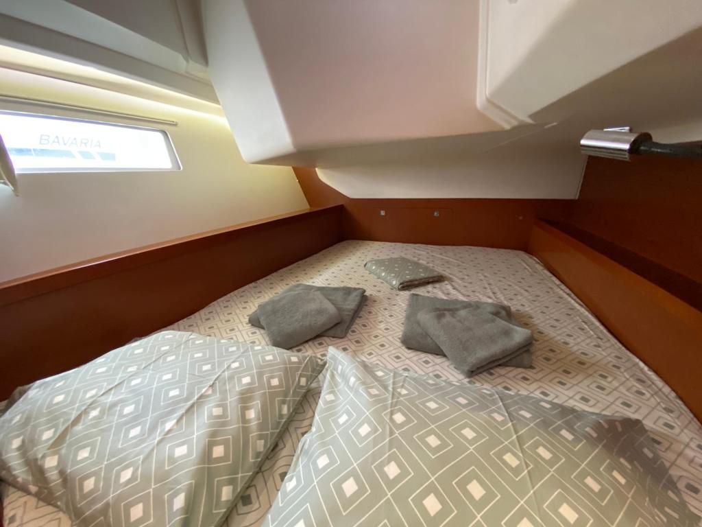 Aft cabin in bathroom in sailing yacht Beneteau Oceanis 41 Tina for charter in Fethiye in Turkey