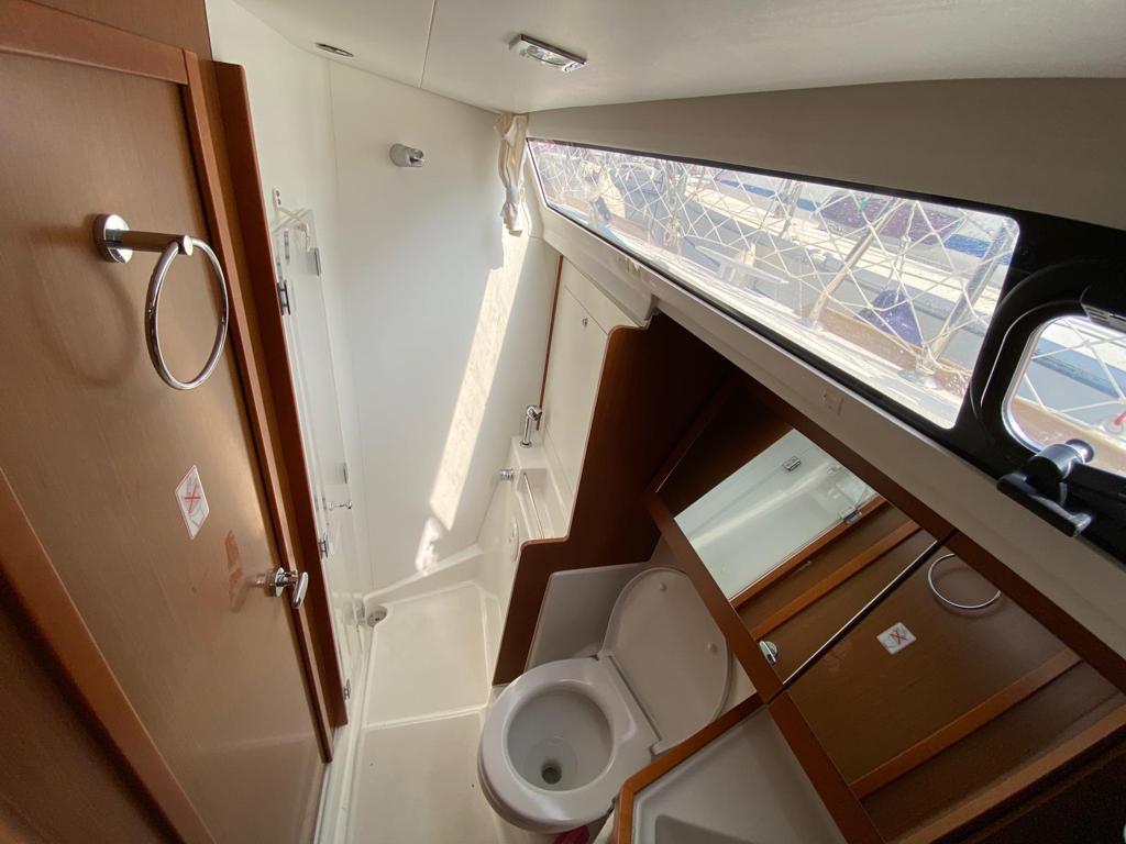 Shower in bathroom in sailing yacht Beneteau Oceanis 41 Tina for charter in Fethiye in Turkey