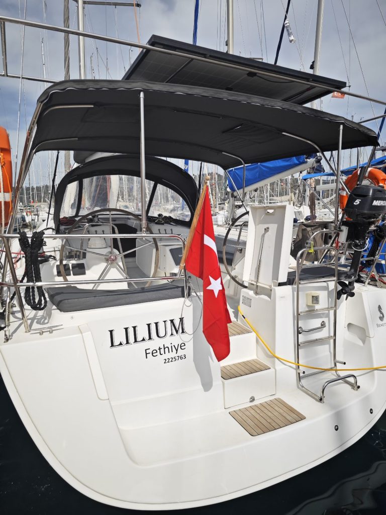 Sailing yacht Beneteau Oceanis 43 Lilium for charter in Fethiye in Turkey