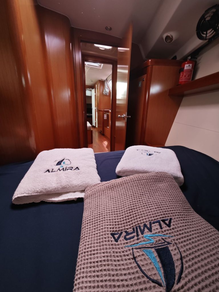 Forward cabin in sailing yacht Beneteau Oceanis 43 Lilium for charter in Fethiye in Turkey