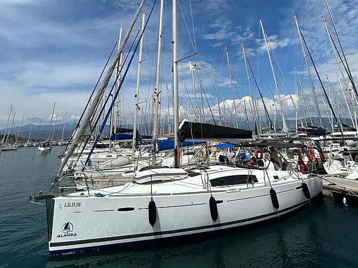 Sailing yacht Beneteau Oceanis 43 Lilium for charter in Fethiye in Turkey