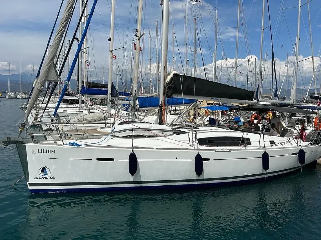 Sailing yacht Beneteau Oceanis 43 Lilium for charter in Fethiye in Turkey