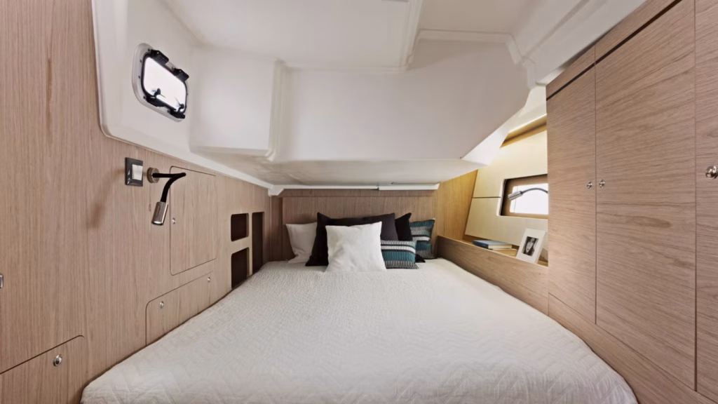 Aft cabin in sailing yacht Moorings 46.3 for charter in Saint Martin in Caribbean