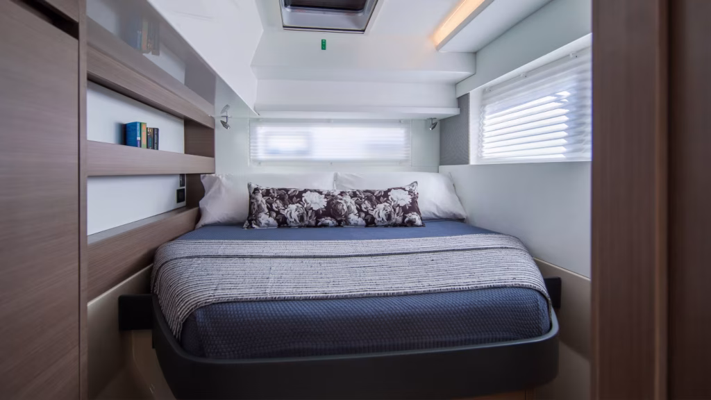 Aft cabin in catamaran Moorings 4200 with 3 cabins for charter in Great Abaco in Bahamas in Caribbean