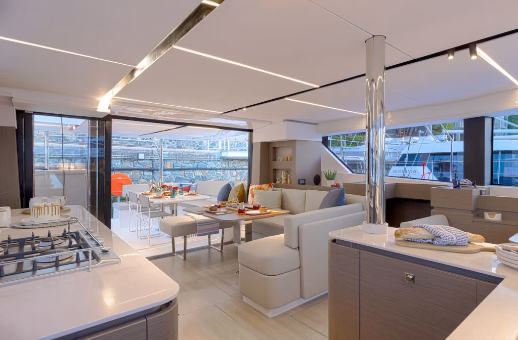 Saloon in catamaran Moorings 4600 for charter in Saint Martin in Caribbean
