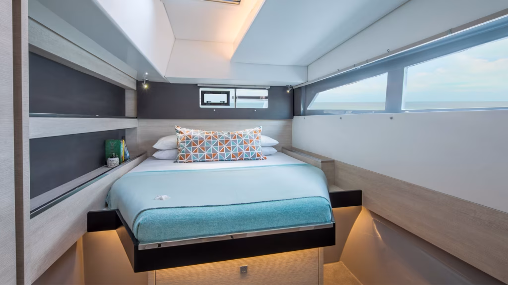 Aft cabin in catamaran Moorings 5000 with 5 cabins for charter in Nassau in Bahamas in Caribbean