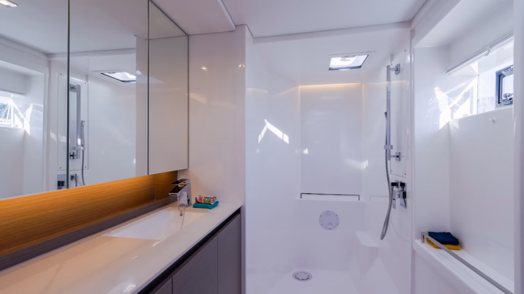 Bathroom in catamaran Moorings 5000 with 4 cabins for charter in Grenada in Caribbean