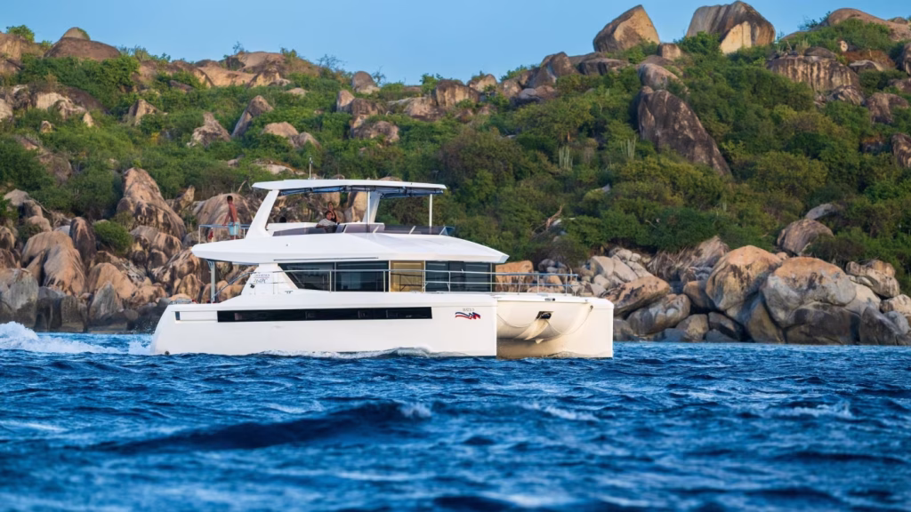 Power catamaran Moorings 464 PC for charter in Great Abaco in Bahamas in Caribbean