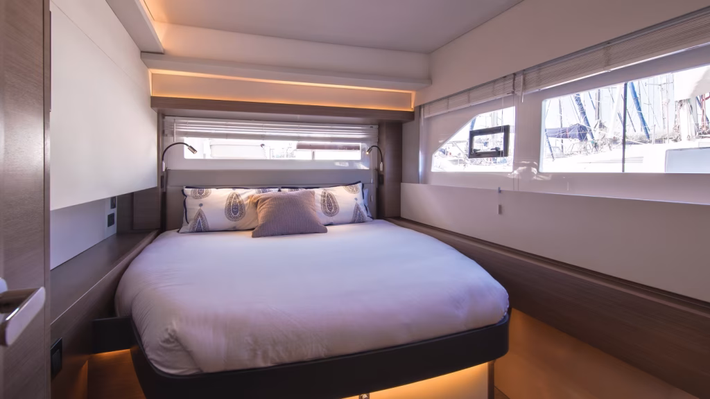 Aft cabin in power catamaran Moorings 534 PC for charter in Great Abaco in Bahamas in Caribbean