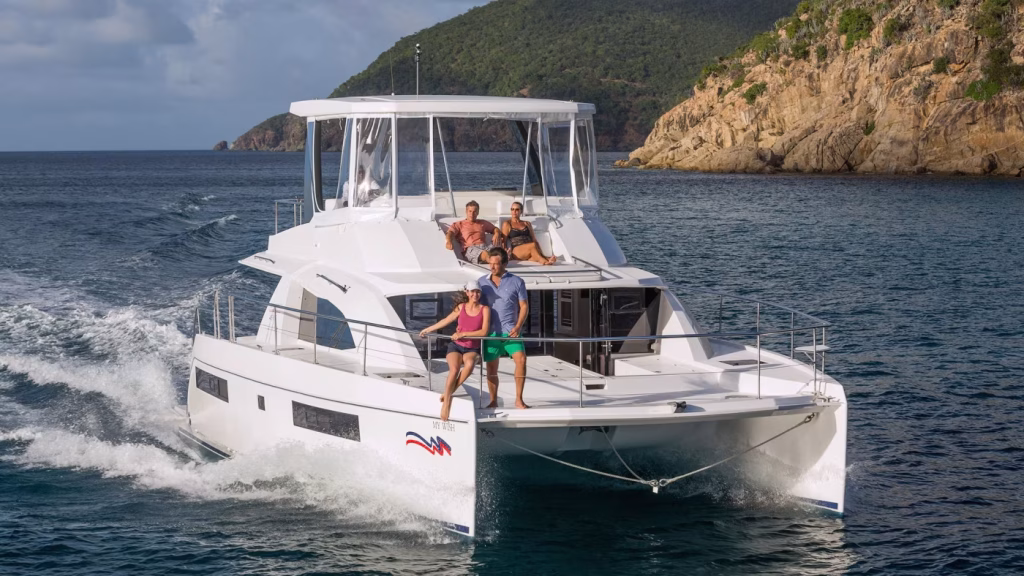 Power catamaran Moorings 433 PC for charter in Tortola in British Virgin Islands in Caribbean